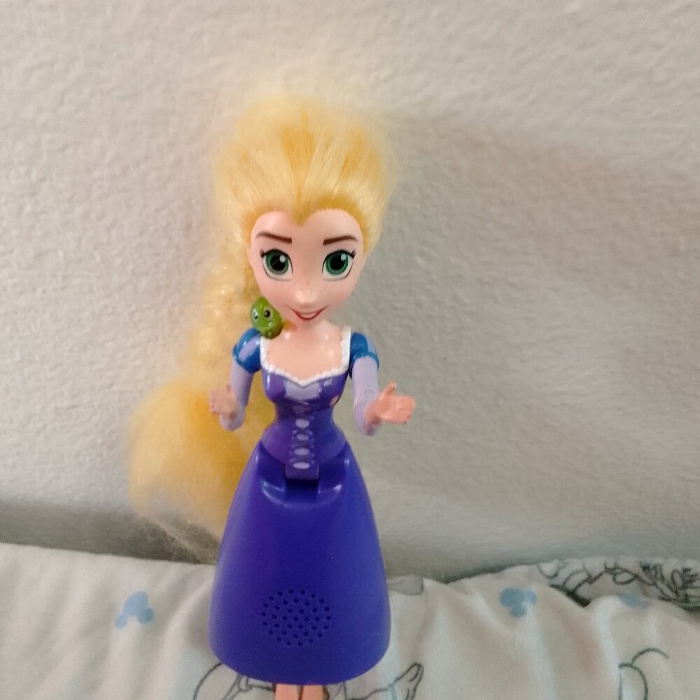 "Disney", Singing, Tangled, Repunzel Character Doll With Pascal
